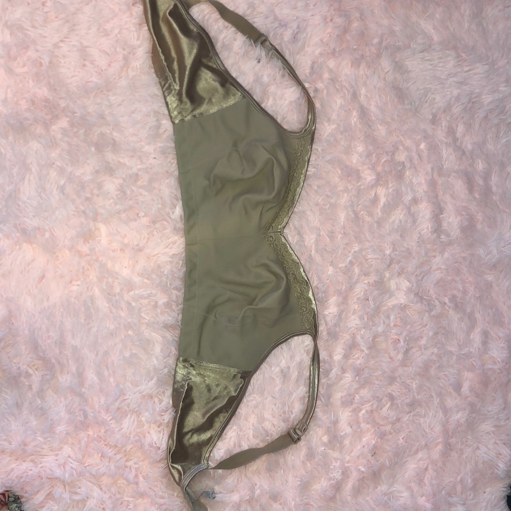DD40 tan bra